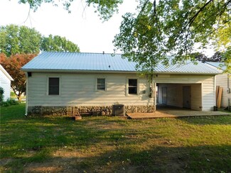 413 E Georgia St, Brazil, IN 47834