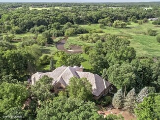 559 Oak Knoll Rd, Barrington, IL 60010