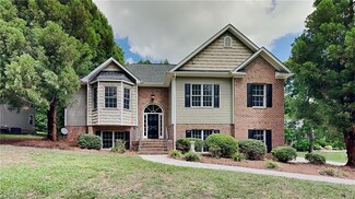 7504 Summersun Dr, Browns Summit, NC 27214