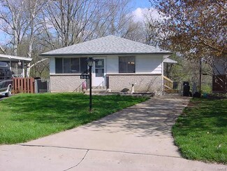 504 E Dallas Ct, Saint Louis, MO 63125