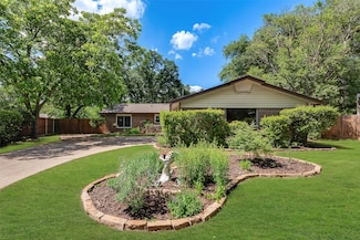 2604 Brentwood Cir, Arlington, TX 76013