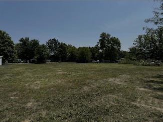 36 Circle Ave, New Holland, OH 43145