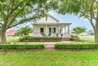 21 Porch St, Galveston, TX 77554