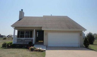 102 Windmill Ct, Rochelle, IL 61068