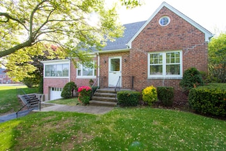 662 Jones Hill Rd, West Haven, CT 06516