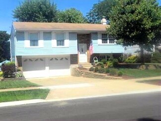 865 Beechmeadow Ln, Cincinnati, OH 45238