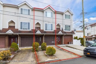 25 Tone Ln, Staten Island, NY 10305