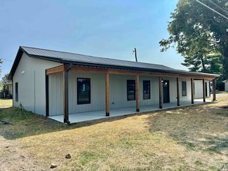 460 NW J St, Linton, IN 47441