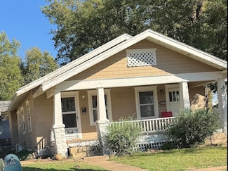 710 Menor St, Winfield, KS 67156