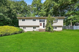22 Preakness Ln, New City, NY 10956