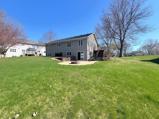 2210 9th Ave SE, Willmar, MN 56201