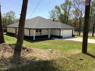 6413 Sanders St, Milton, FL 32570