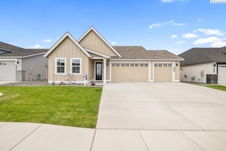 12105 Dunsmuir Dr, Pasco, WA 99301