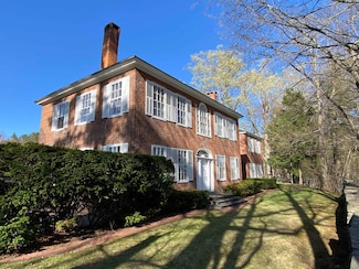 10 Bischoff Ln, Hartland, VT 05048