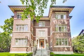 425 Greenwood St Unit 1E, Evanston, IL 60201