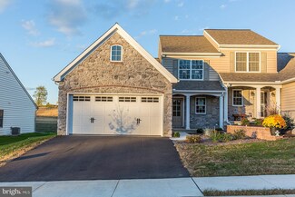 112 Goldenfield Dr, Lancaster, PA 17603