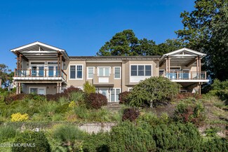 30 River Ave, Island Heights, NJ 08732