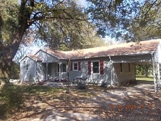 300 W Muskogee St, Chouteau, OK 74337