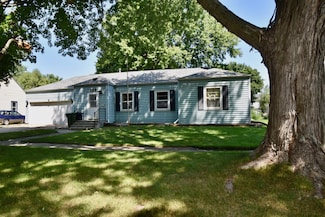 608 3rd St, Sibley, IA 51249