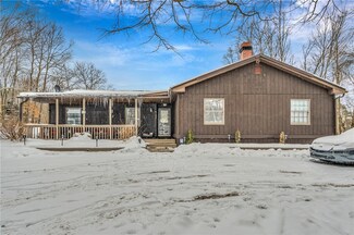 304 Maple Hill Dr, Apollo, PA 15613