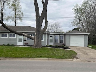 1901 E Mitchell Ave, Waterloo, IA 50702