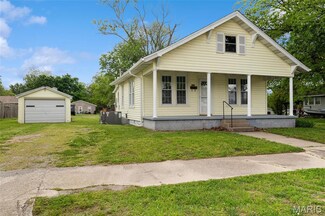 422 W Yoakum Ave, Chaffee, MO 63740