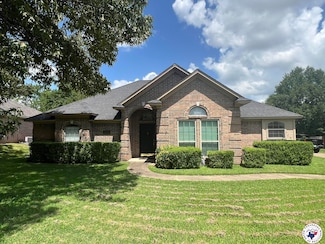 5902 Oak Hollow Place, Texarkana, AR 71854
