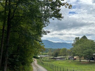 - 6 Mile Rd, Maryville, TN 37803
