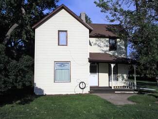 140 N Ottowa St, Iroquois, SD 57353