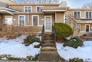 61 Abbey Memorial Dr Unit 156, Chicopee, MA 01020