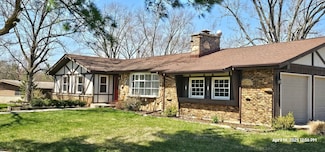 222 Frances Ln, Barrington, IL 60010