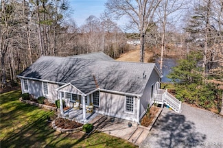 393 Lakeview Dr, Heathsville, VA 22473