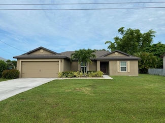 2586 SE Charleston Dr, Port St. Lucie, FL 34952