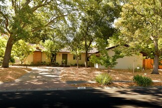 844 Pine Hill Rd, Stanford, CA 94305
