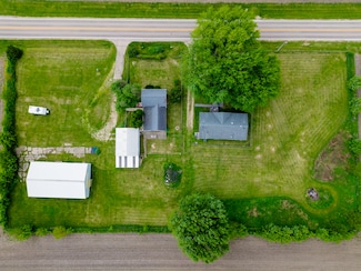 16718 Polo Rd, Sterling, IL 61081