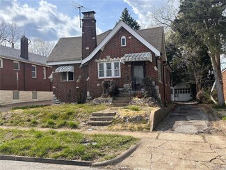 5753 Park Ln, Saint Louis, MO 63147