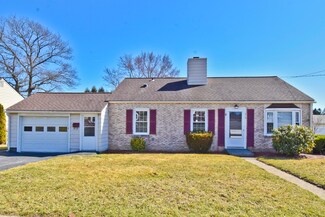 319 Alpha Ave, Wind Gap, PA 18091
