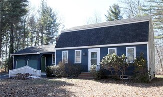 16 Lawn Ave, Cumberland Center, ME 04021