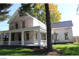 10924 North St, Garrettsville, OH 44231