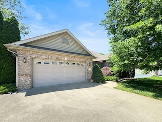 307 Macaw Dr, Columbia, MO 65202