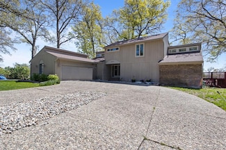 343 Shotwell Ct, White Lake, MI 48386