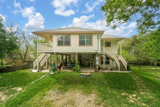 2718 N Meyer Ave, Seabrook, TX 77586