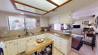 445 Quill Ln, Clovis, CA 93612
