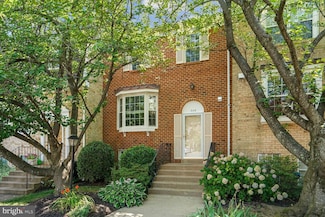 3118 Valentino Ct, Oakton, VA 22124