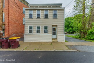 17 Malta Ave, Ballston Spa, NY 12020