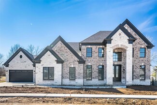 795 Ct, Chesterfield, MO 63005