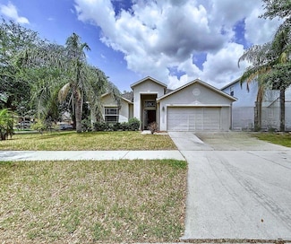 7504 Turtle View Dr, Ruskin, FL 33573