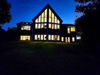 N7182 Mccabe Rd, Elkhorn, WI 53121