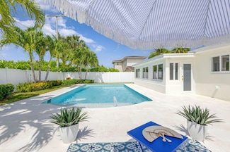 131 Cruiser Rd S, North Palm Beach, FL 33408
