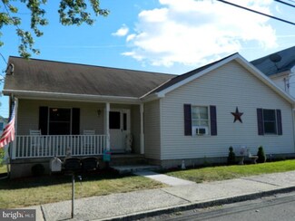 360 W Main St, Ringtown, PA 17967